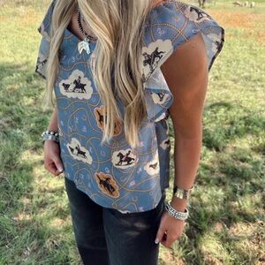 2 Fly Co flutter sleeve top